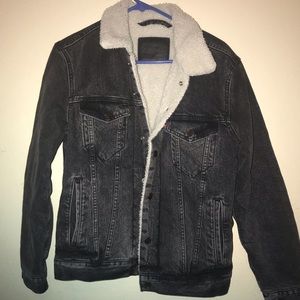 Levi black jean jacket